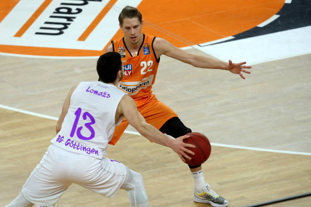 穆西亚拉在 穆西亚拉在