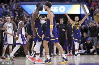 了球队的右 了球队的右